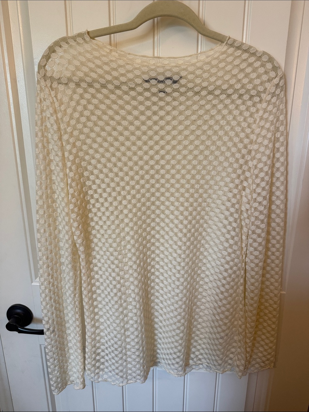 DAVI & DANI Cream Textured Scoop Neck Mesh Top